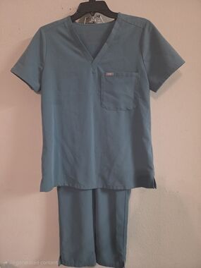 Figs 2 Pc Scrub Set Size Small, Euc Sage Green Color.